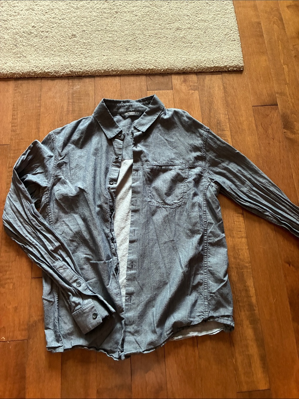 Arc'teryx Men's Dark blue chambray Button-Up Shirt